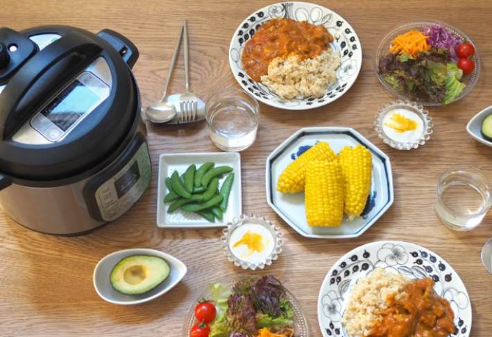 Multi-cooker with 7 roles in 1 unit and easy operation instant pot